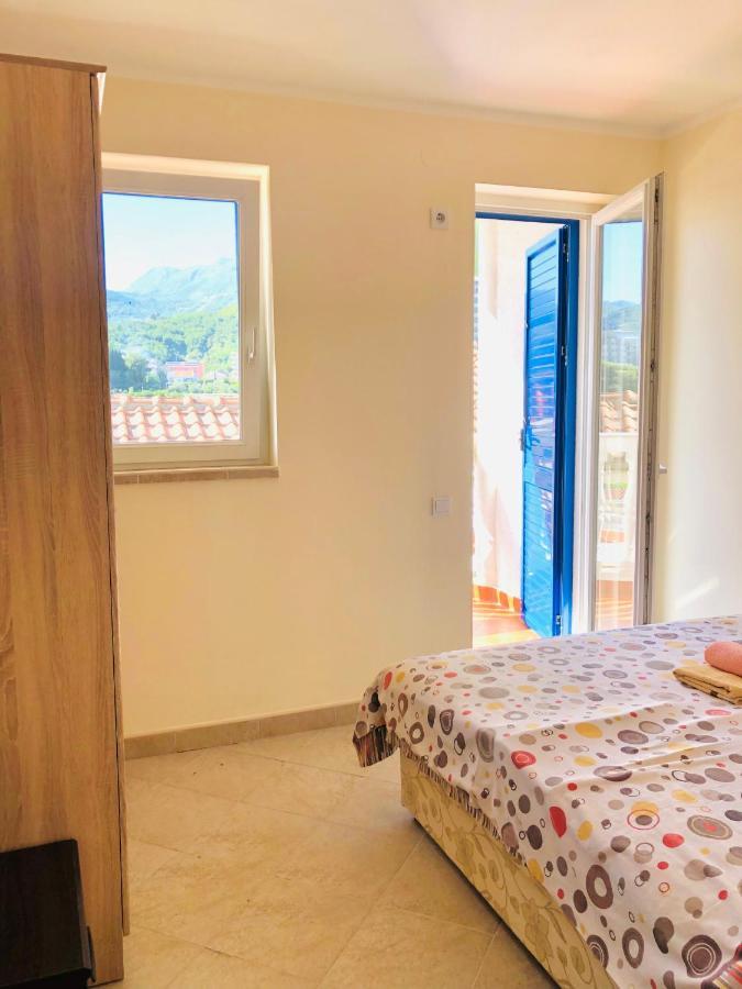 Rafailovici Holiday Apartments ภายนอก รูปภาพ